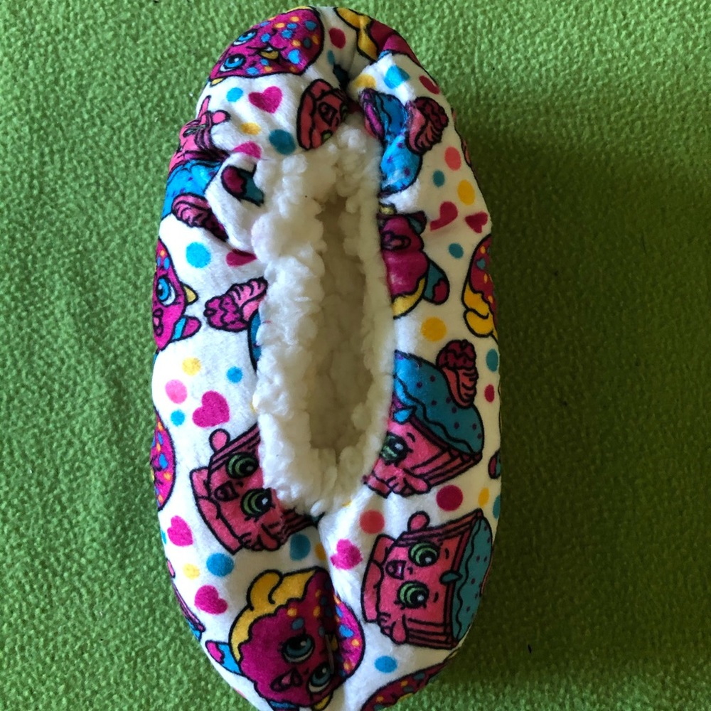 Shopkins Fuzzy Babba Slipper Socks Size Small 8-13 Toddler